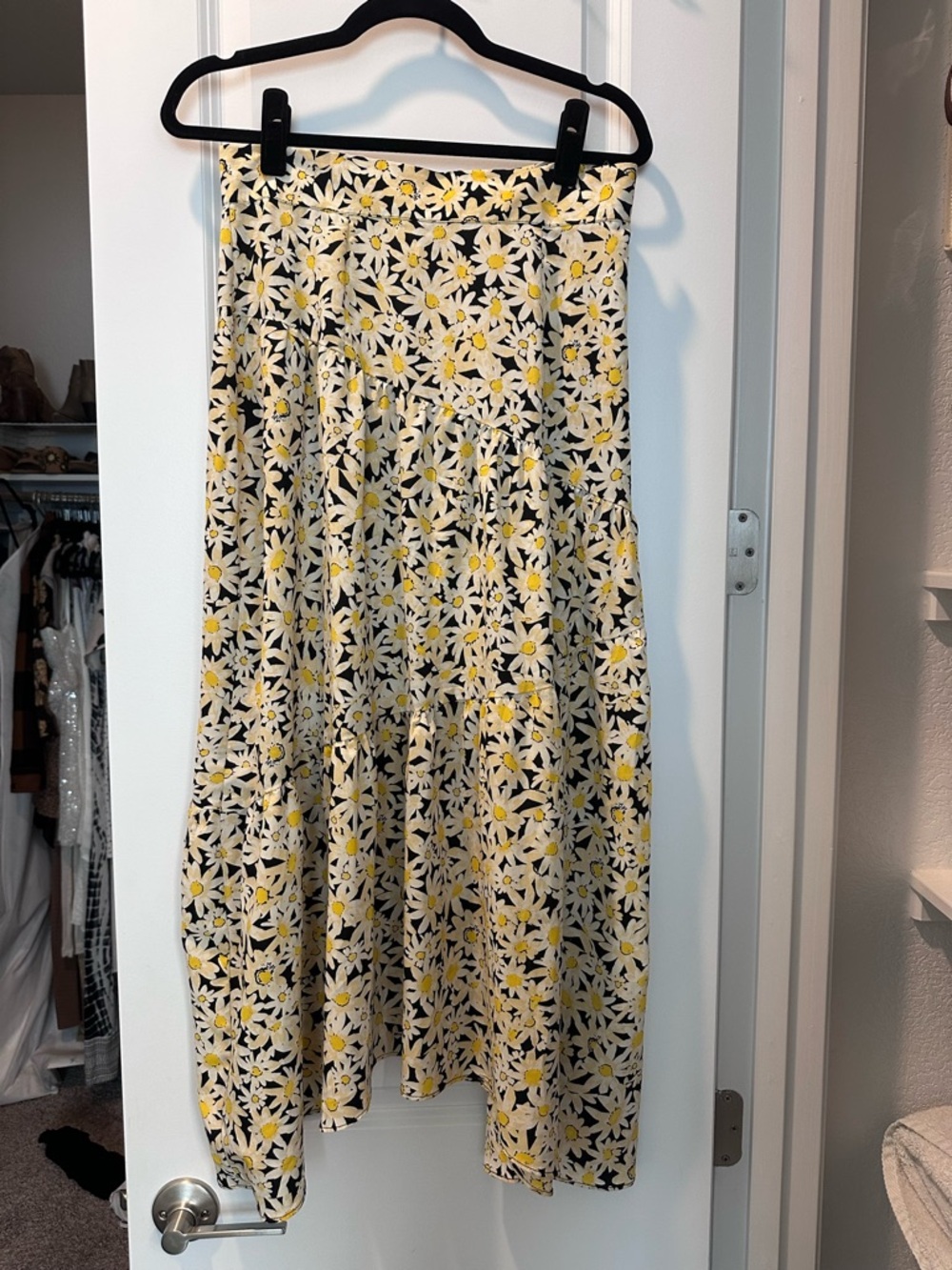 Topshop Floral Tiered Midi Skirt in Yellow Daisy Print